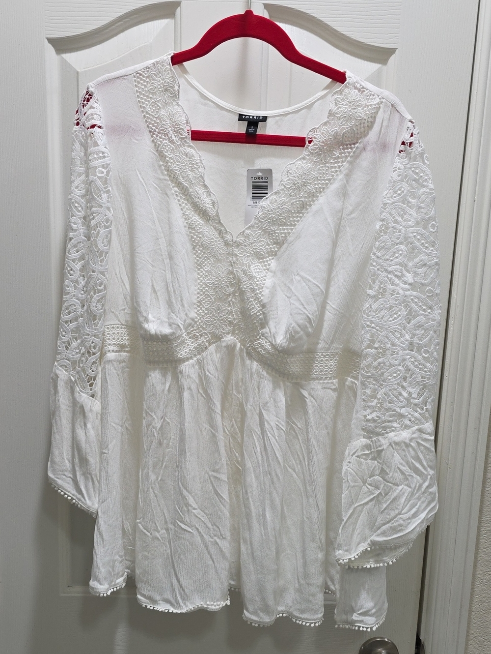 torrid White Lace-Detail Long Sleeve V-Neck Top